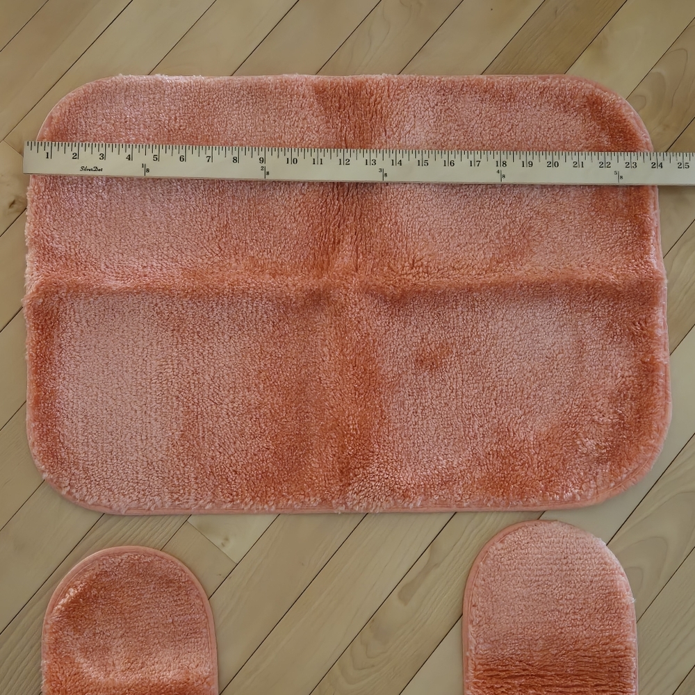 2‑Piece Bathroom Rug Set – Light Coral – New Without Tags - Picture 2 of 6
